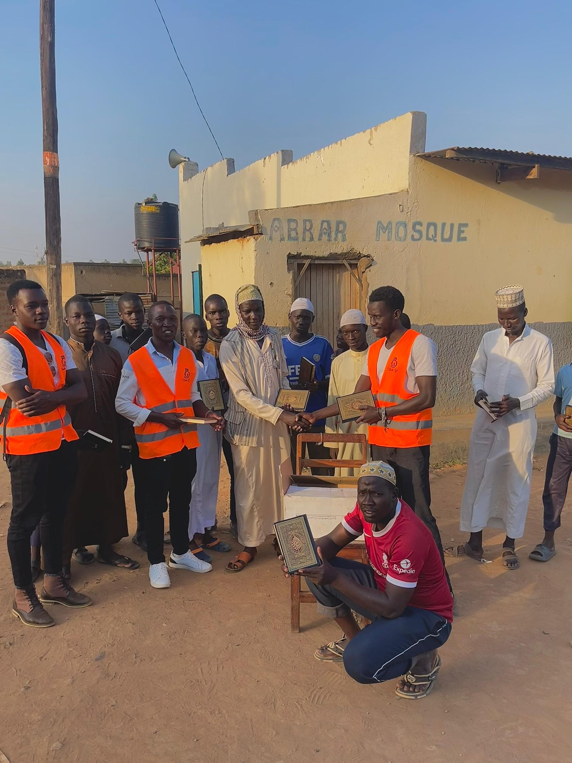 Distribution of Free Quran Copies